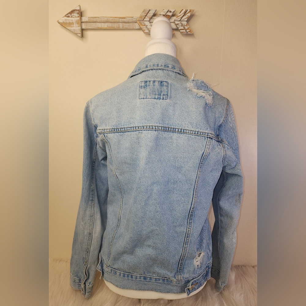 Forever 21 Blue Jean Jacket Classic Trucker Style - Picture 3 of 5